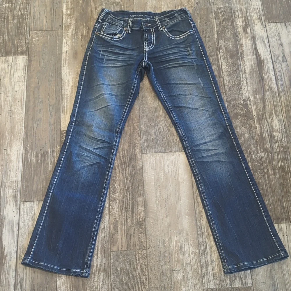 COWGIRL TUFF "Edgy" bootcut med wash rodeo jeans Style #JEDGYJ sz 26x33L EUC - Picture 9 of 16